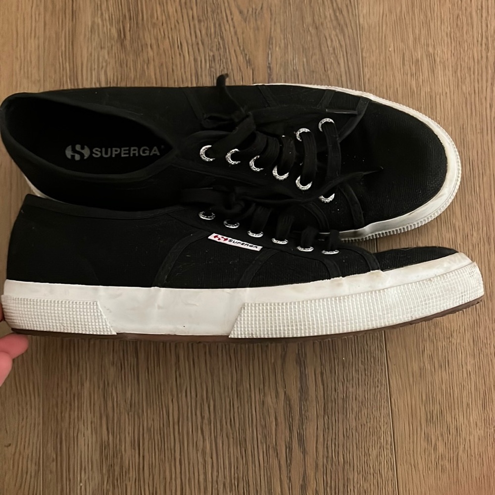 Women’s shoes